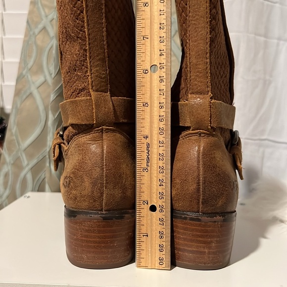 UGG Lula Mae Leather Boots - Picture 7 of 7